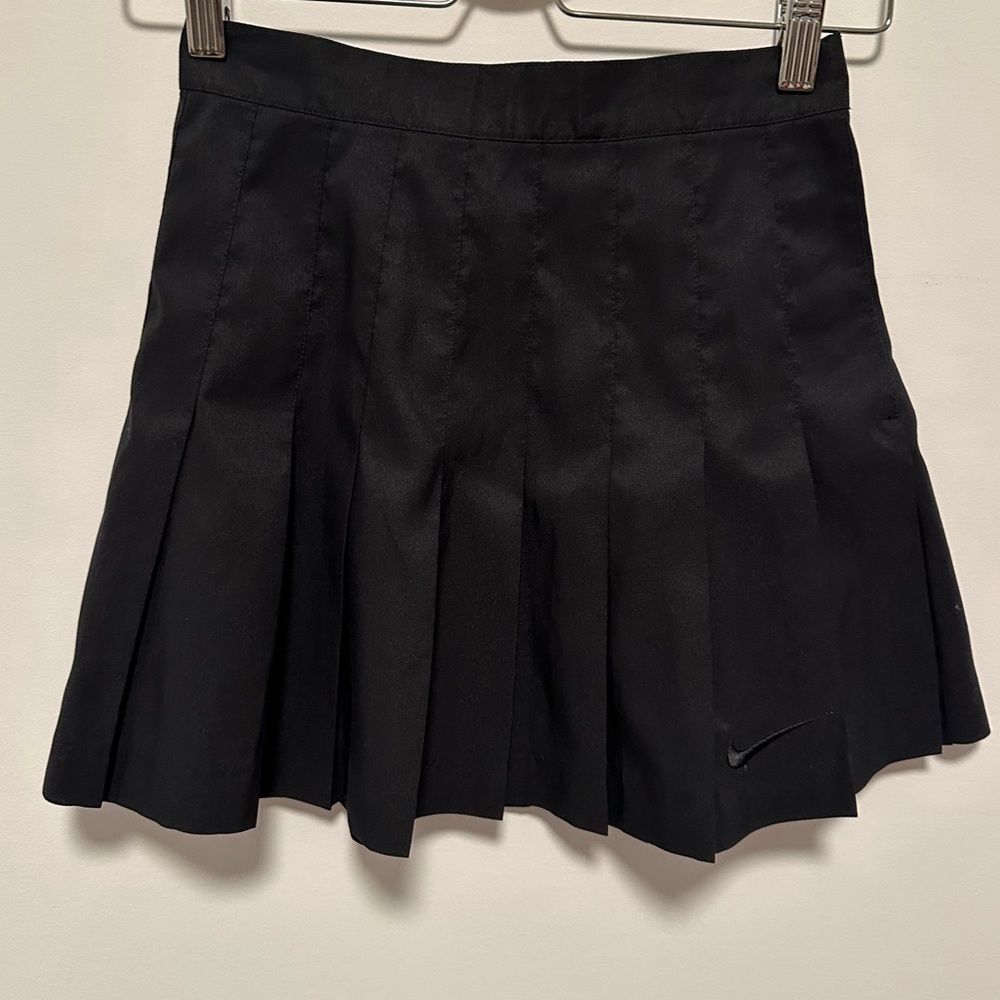 Black Nike tennis skirt